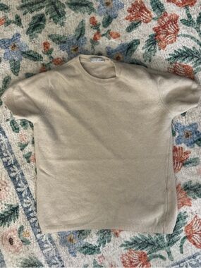 Noe Milano Crewneck Short-Sleeve Sweater in Light Beige